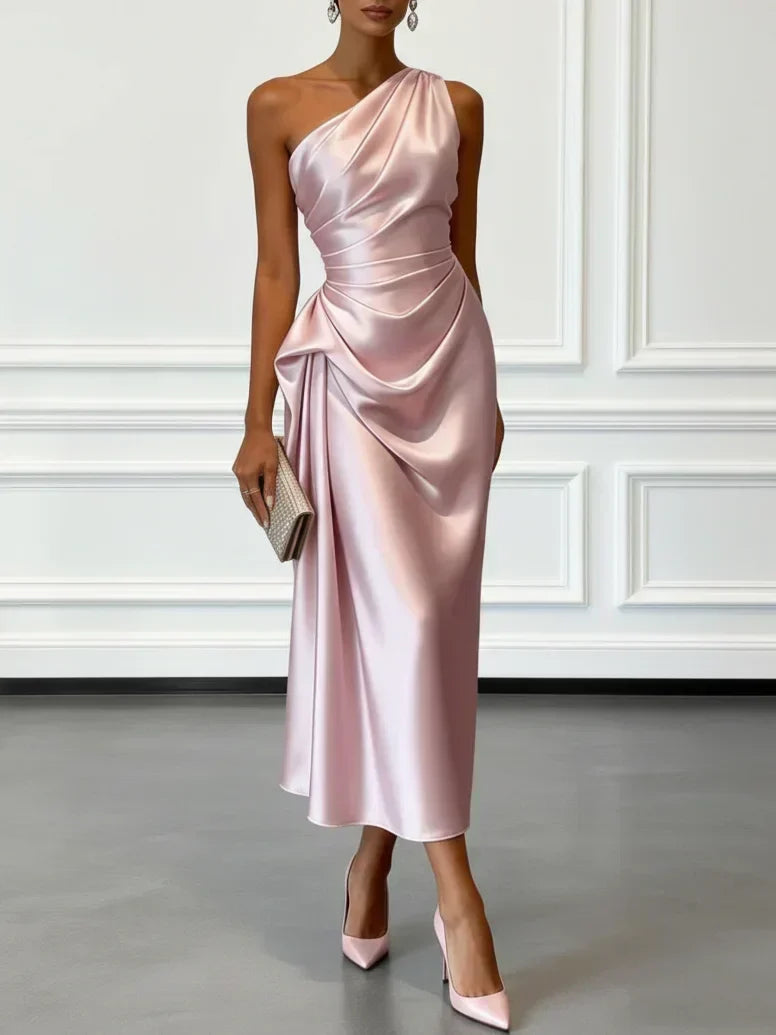 Caille - Vestido Midi Sin Mangas de Satén Champagne con Volantes de Un Hombro
