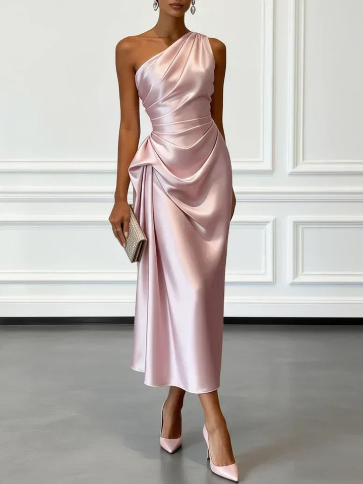 Caille - Vestido Midi Sin Mangas de Satén Champagne con Volantes de Un Hombro