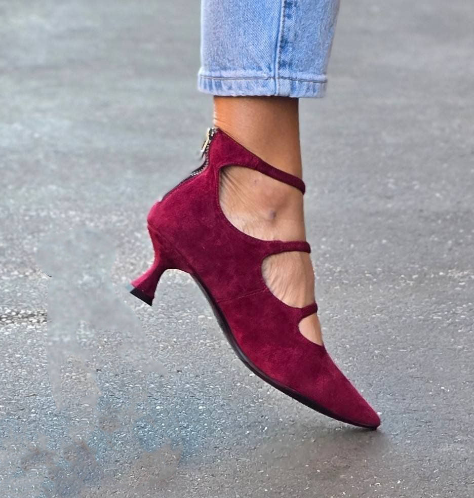 Mollie | DECOLLETE CON TIRAS Y TACÓN BAJO