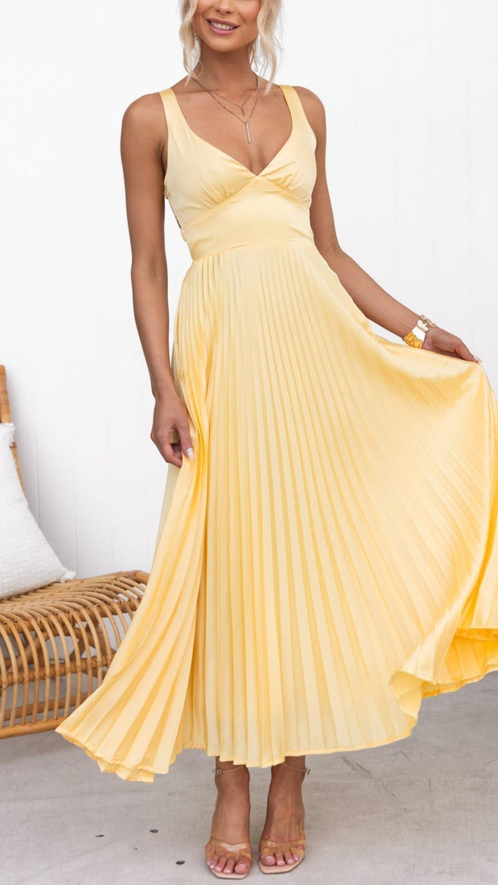 Aby - Vestido Maxi Amarillo con Pliegues y Escote en V