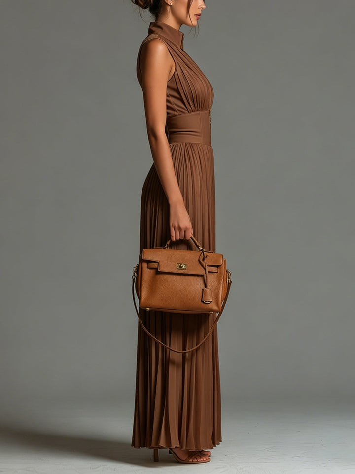 Mono Zsófia | Mono hecho de chiffon plisado en color caramelo