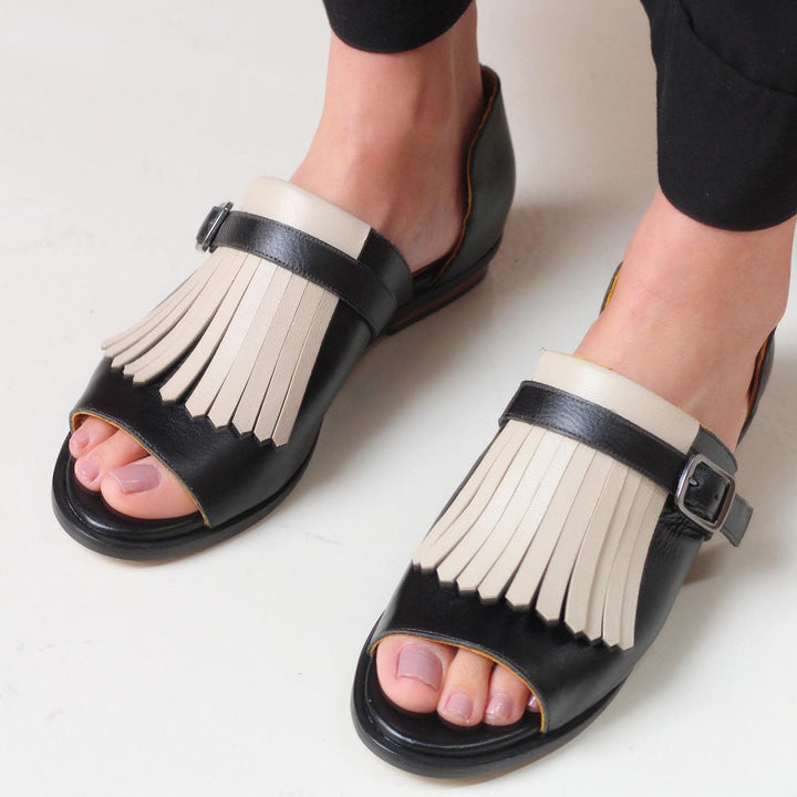 Britta™ - Sandalias Deslizantes con Flecos