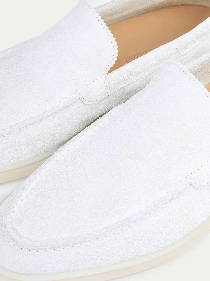 Mocasín Clásico de Ante Blanco Perla