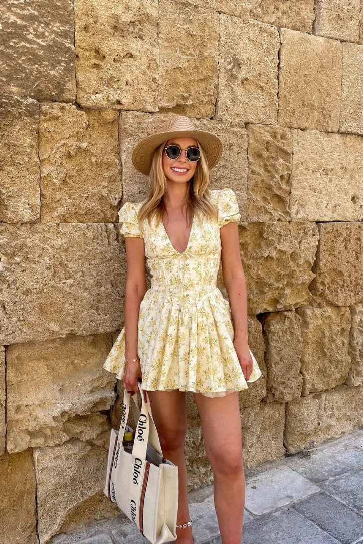 Vestido Floral Amarillo con Lazos en la Espalda para el Verano