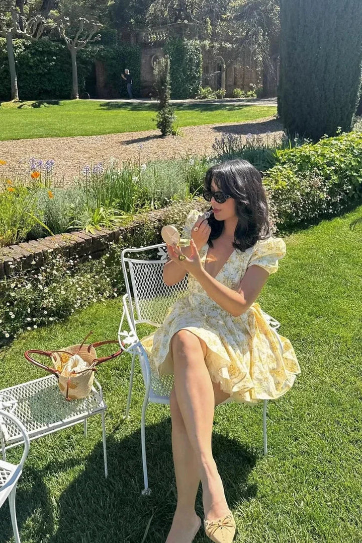 Vestido Floral Amarillo con Lazos en la Espalda para el Verano