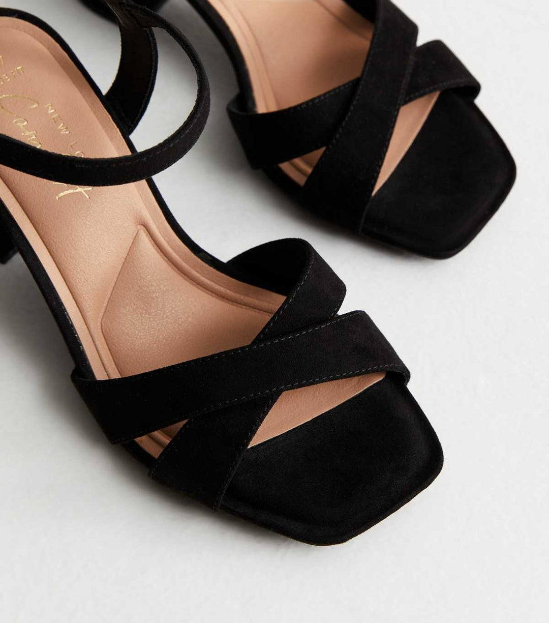 Sandalias de Tacón Bloque de 2 Partes en Ante Negro de Ajuste Amplio | New Look